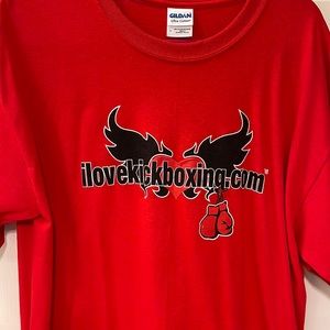 Red Tee size L, Ilovekickboxing.com